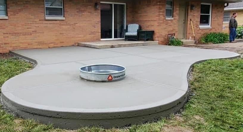 Muncie-concrete-patio